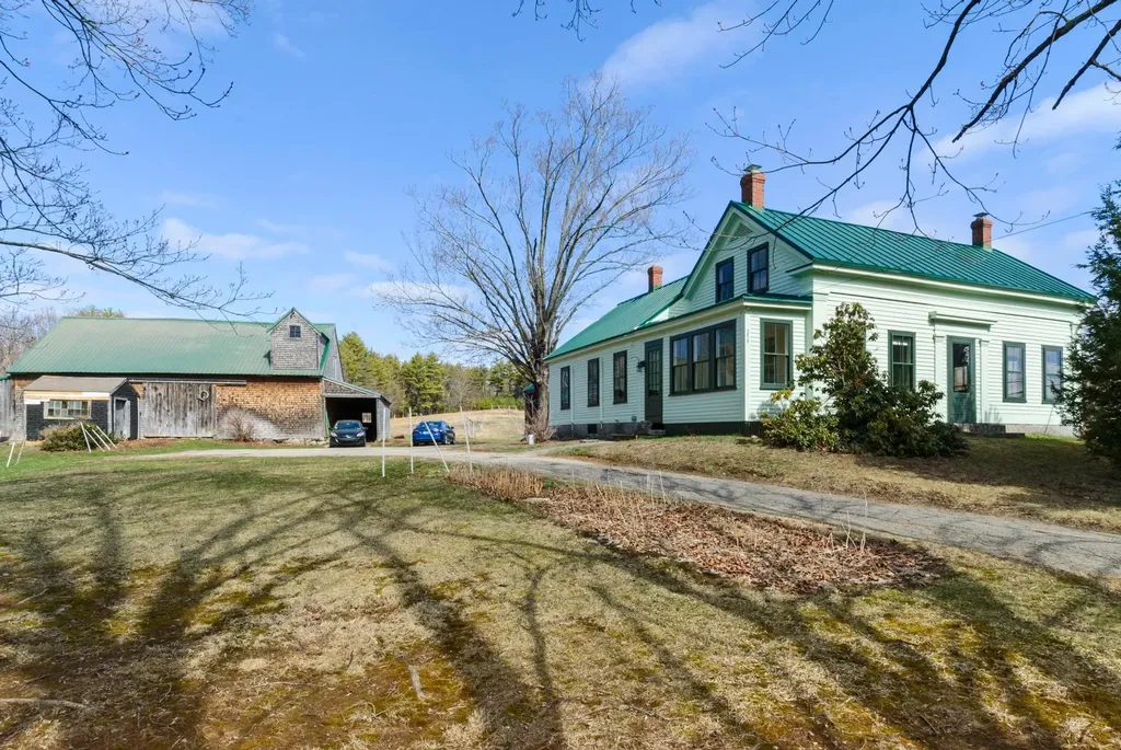 259 School Street Berwick ME 03901