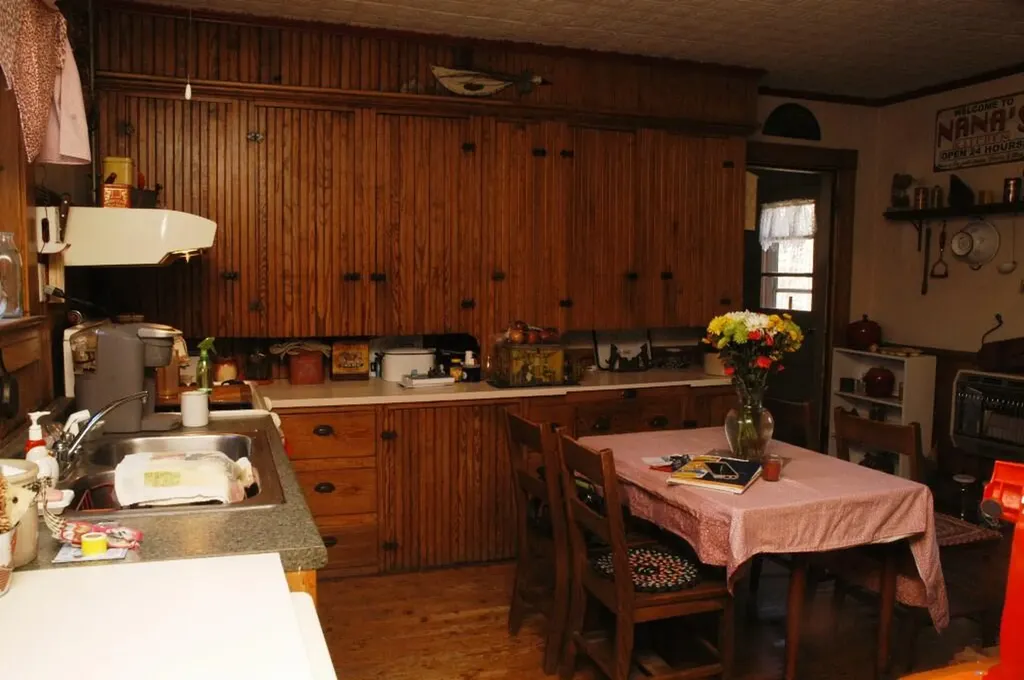 36 Farmington Road Strong ME 04983