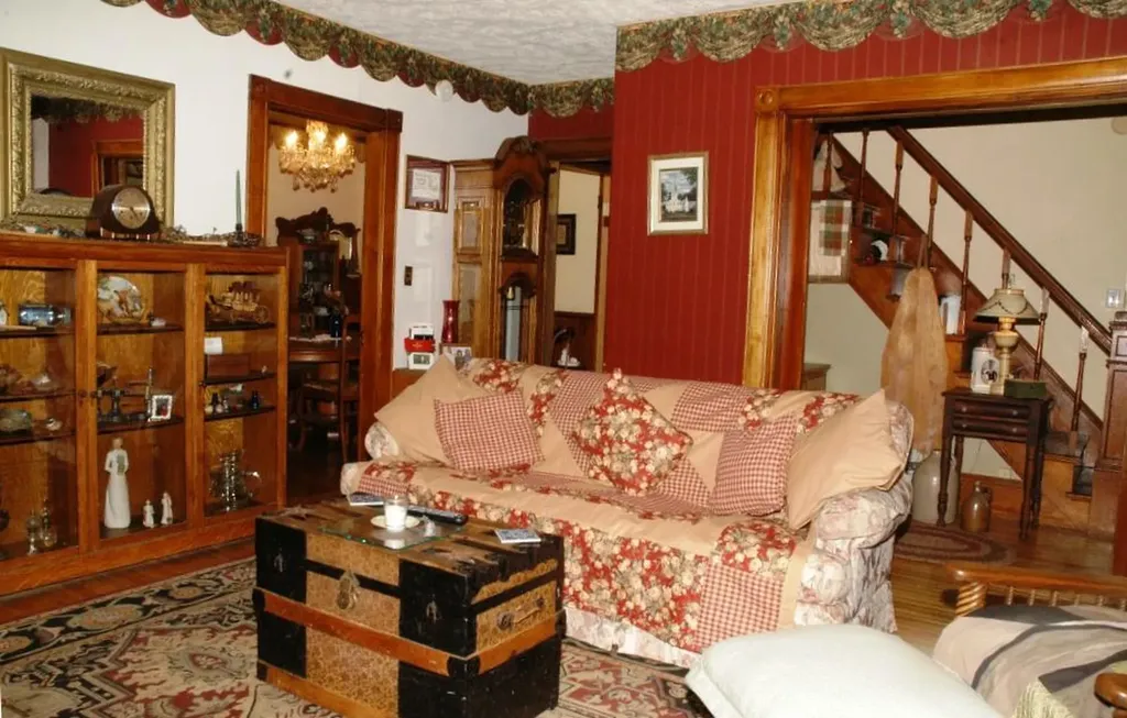 36 Farmington Road Strong ME 04983