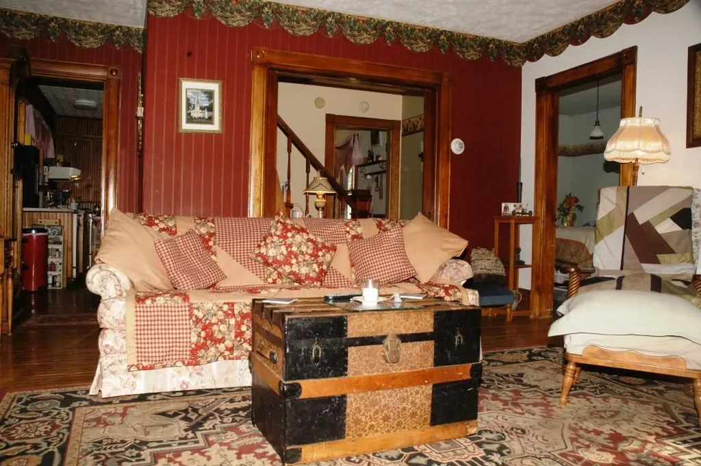 36 Farmington Road Strong ME 04983