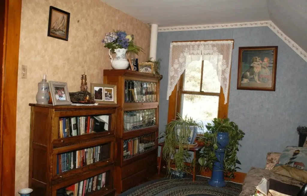 36 Farmington Road Strong ME 04983
