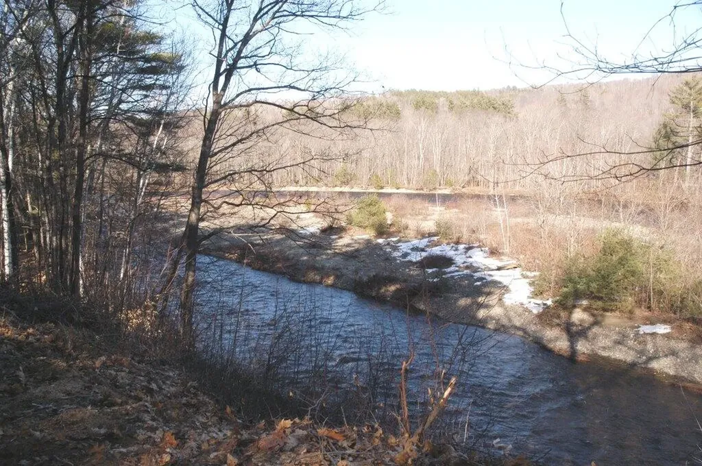 36 Farmington Road Strong ME 04983