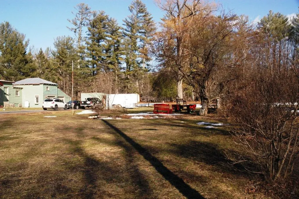 36 Farmington Road Strong ME 04983