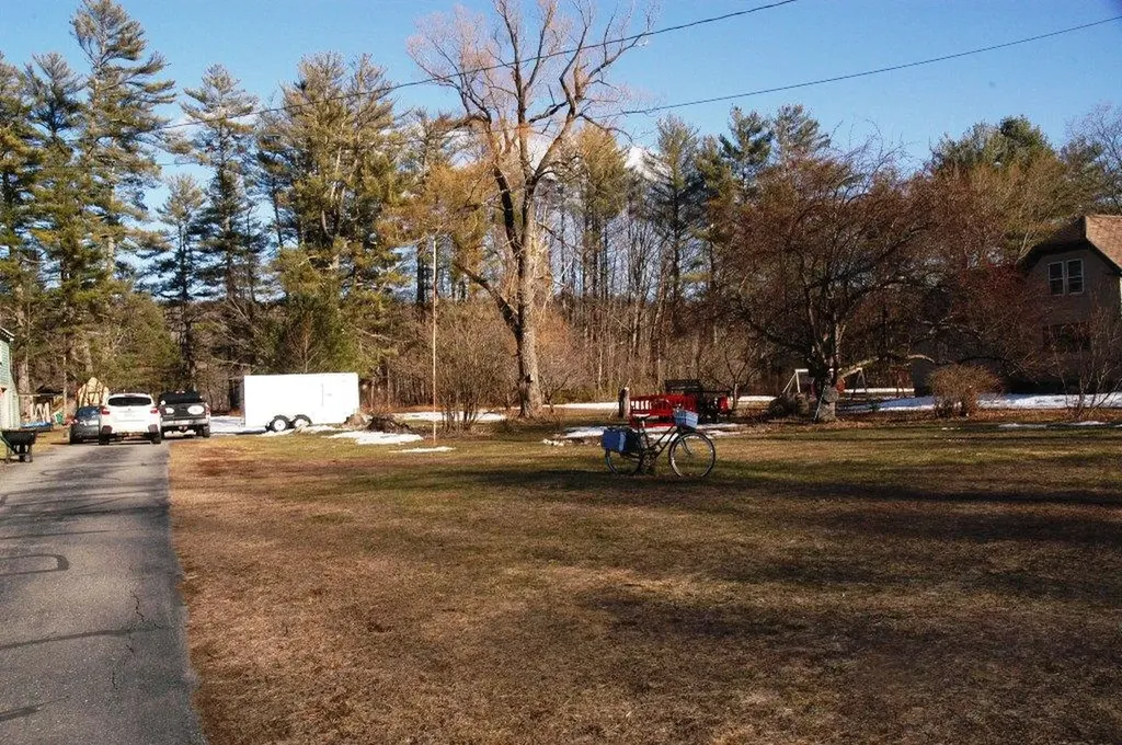 36 Farmington Road Strong ME 04983