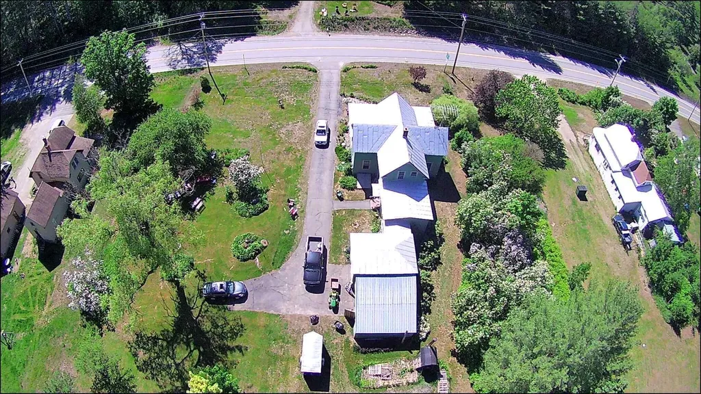 36 Farmington Road Strong ME 04983