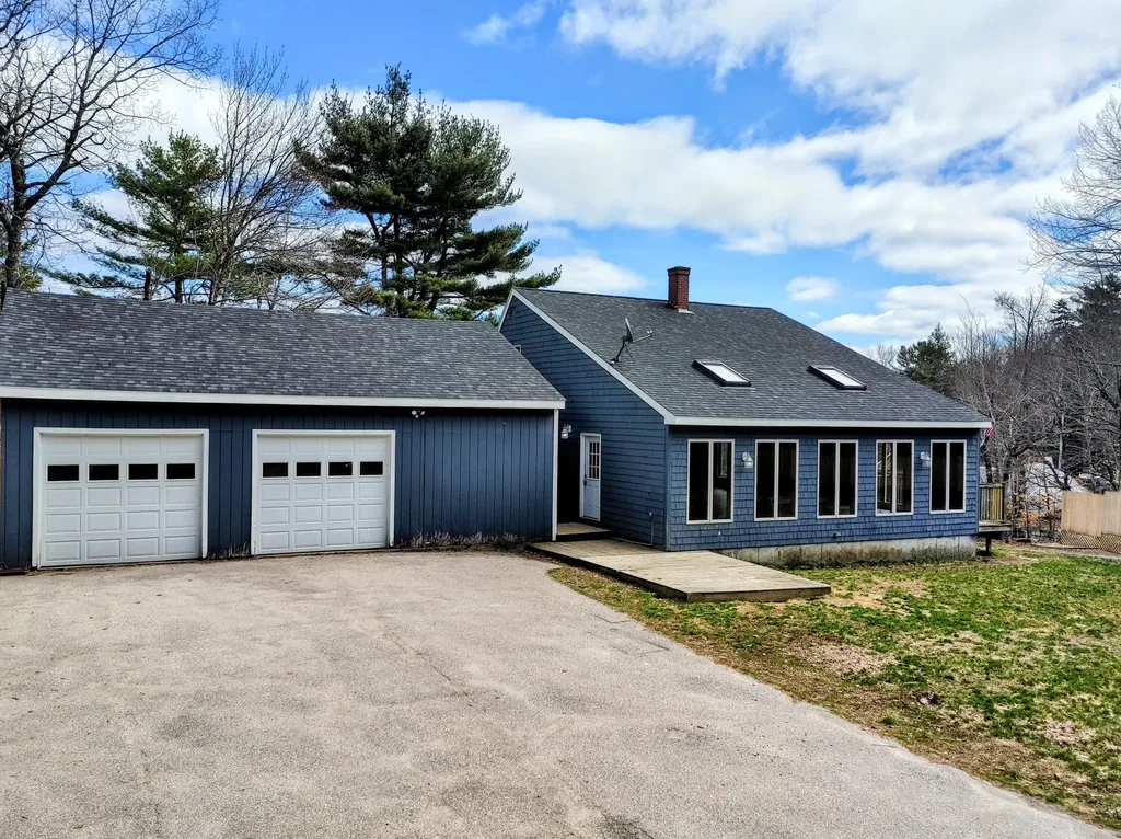 81 E Side Drive Verona Island ME 04416