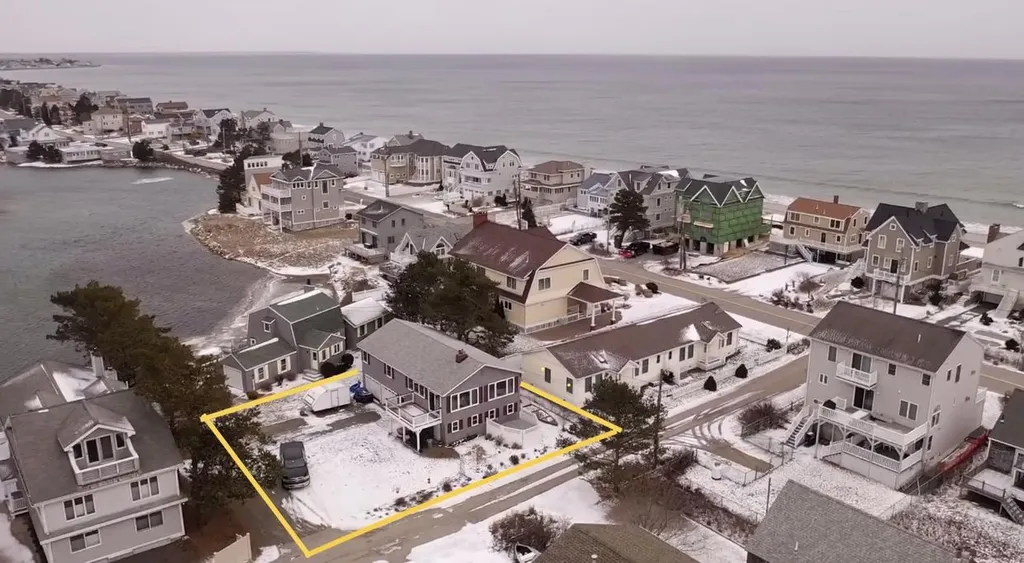 11 White Cap Lane Wells ME 04090
