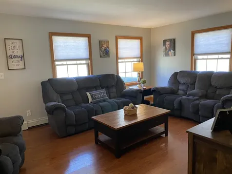 1660 Bremen Road Waldoboro ME 04572