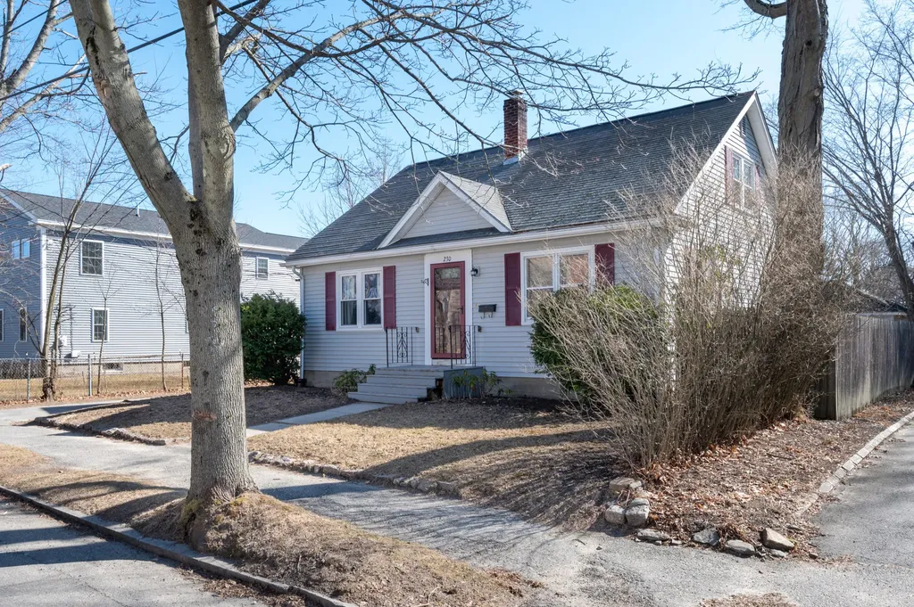 230 Pleasant Avenue Portland ME 04103