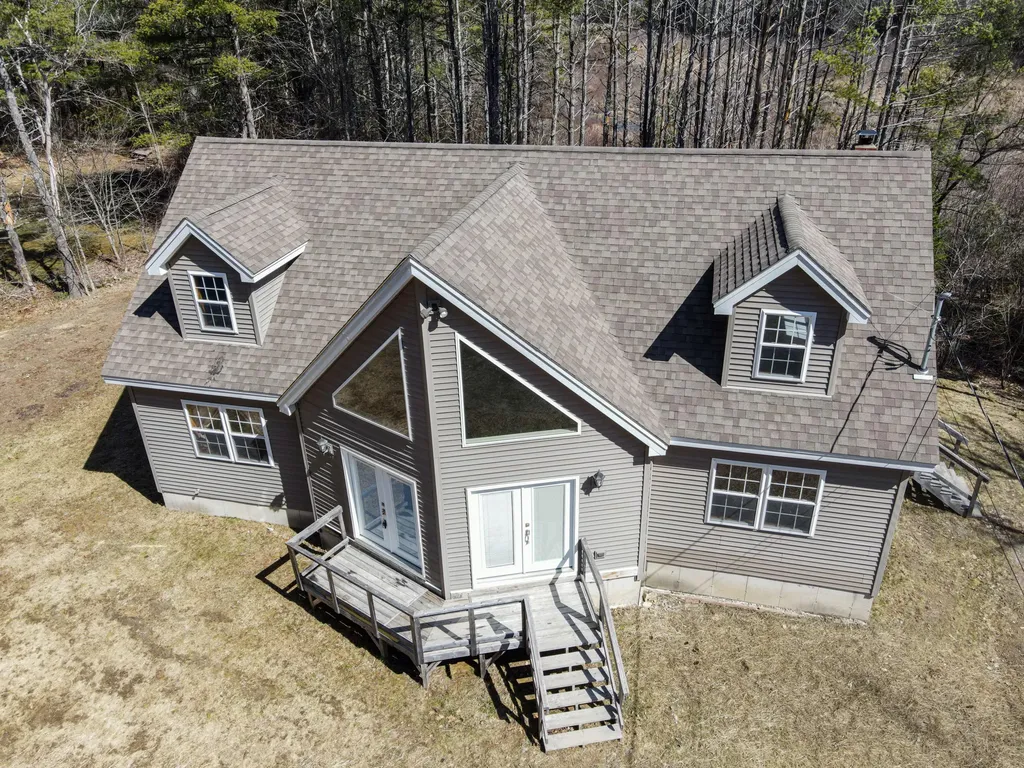 307 Windsor Road Chelsea ME 04330