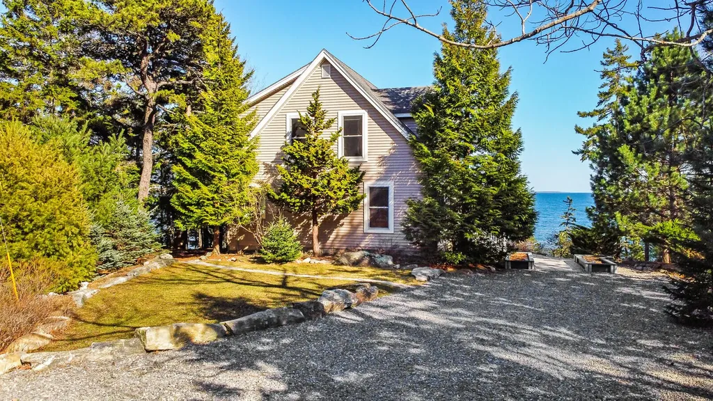 414 Seguinland Road Georgetown ME 04548
