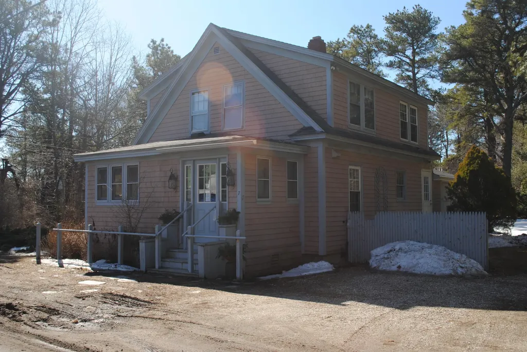 7 Saccarappa Lane Scarborough ME 04074