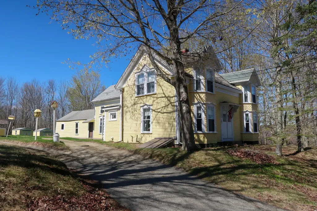 492 Gardiner Road Dresden ME 04342