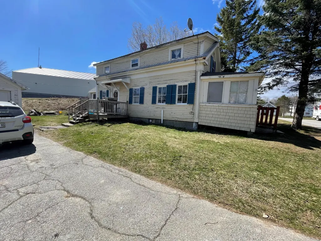 17 Washington Street Winterport ME 04496