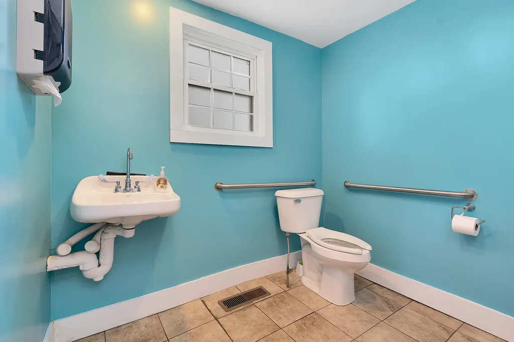 97 County Road Scarborough ME 04074