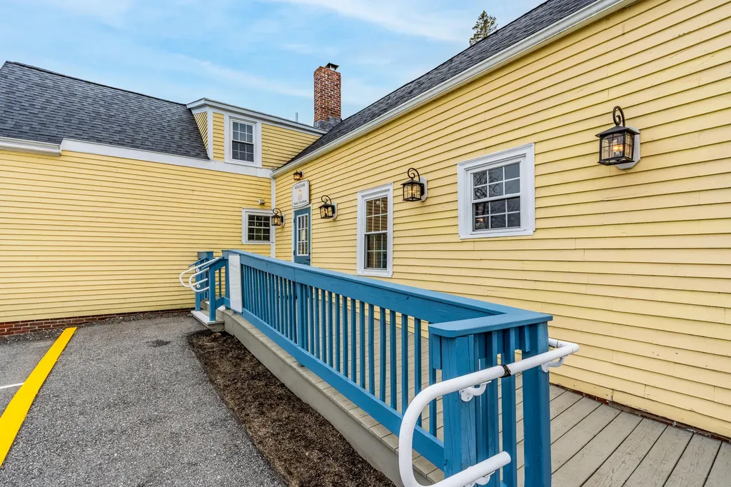 97 County Road Scarborough ME 04074