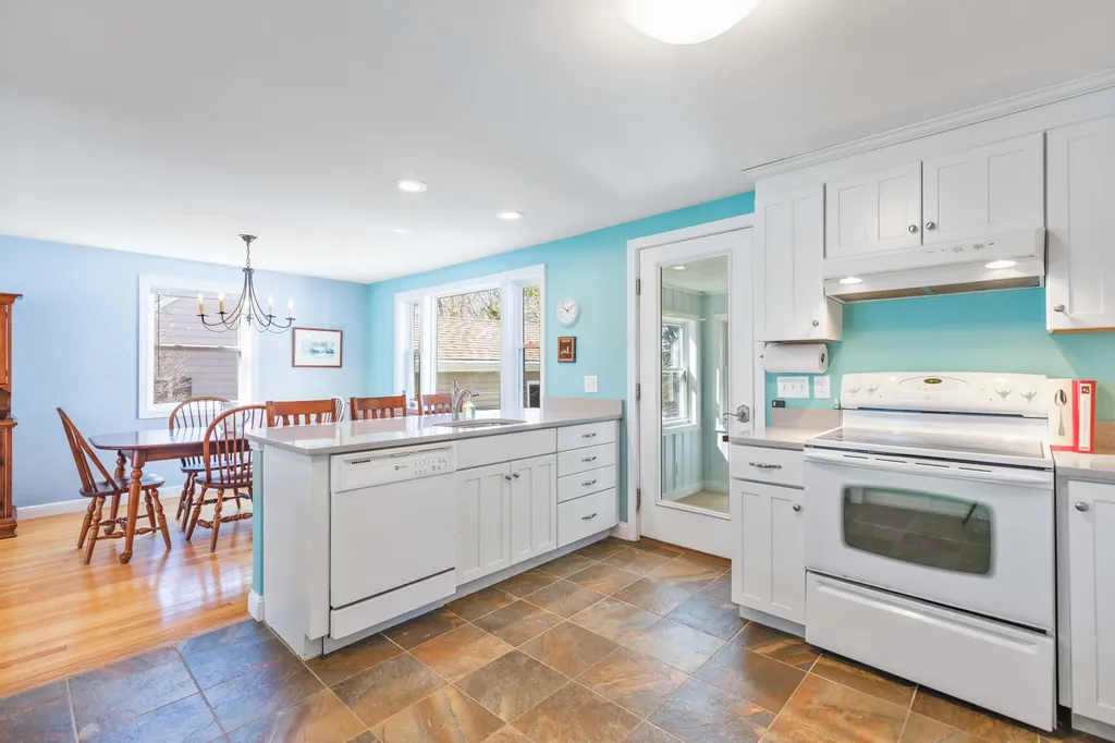 51 Winding Way Portland ME 04102