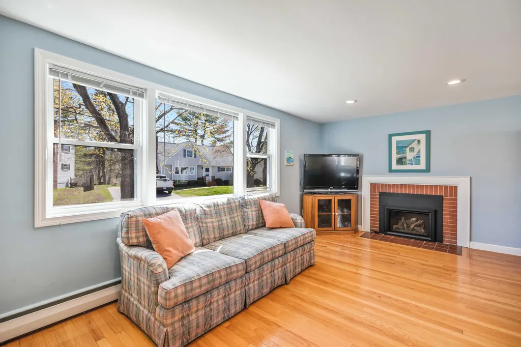 51 Winding Way Portland ME 04102