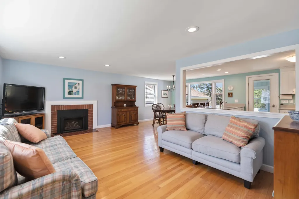 51 Winding Way Portland ME 04102