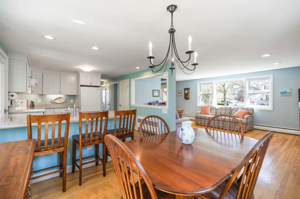 51 Winding Way Portland ME 04102