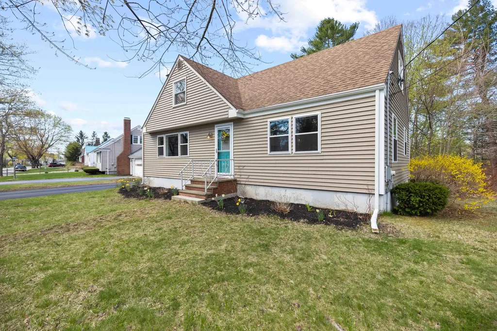 51 Winding Way Portland ME 04102