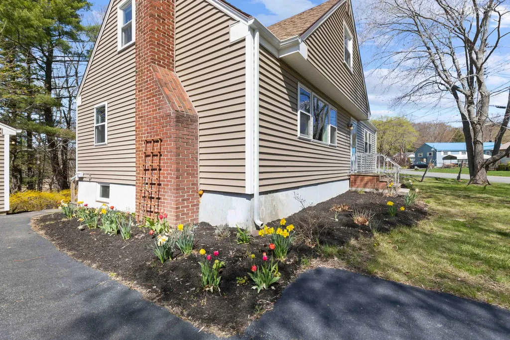 51 Winding Way Portland ME 04102