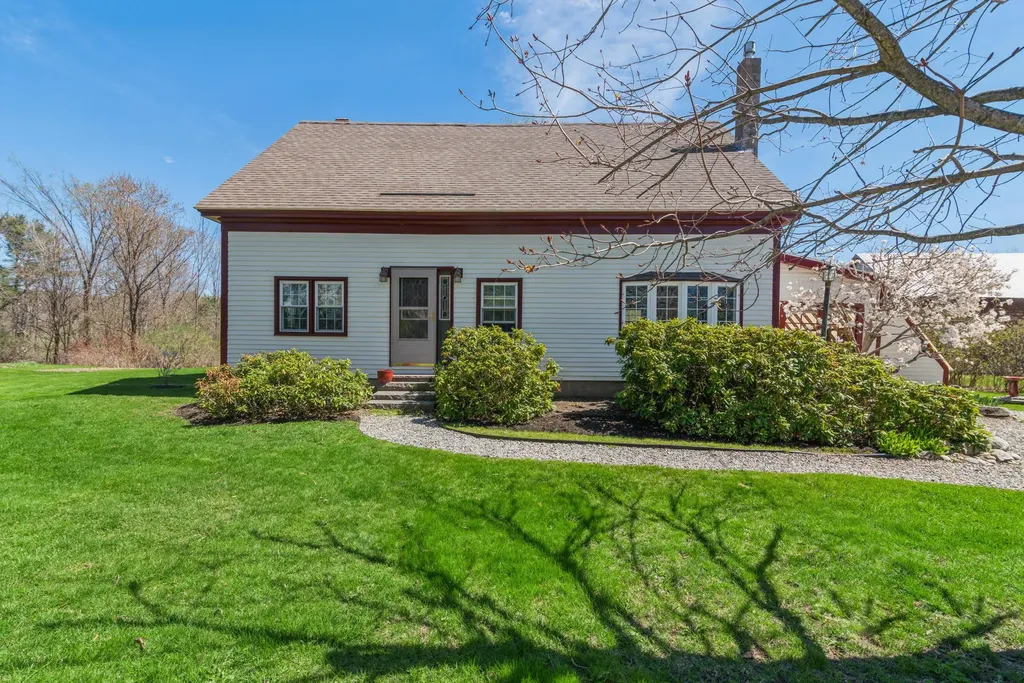 340 Woodbury Road Auburn ME 04210