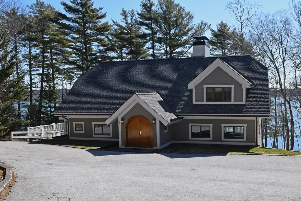 34 Viking Way Bristol ME 04564