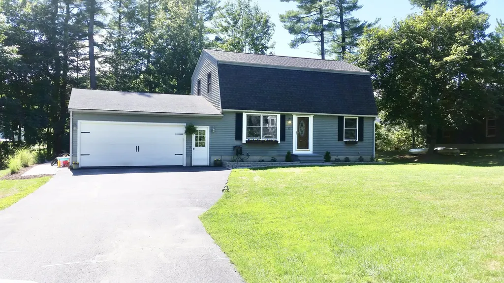 13 Carriage Way Scarborough ME 04074