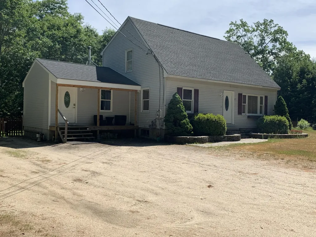 27 Pilgrim Drive Hiram ME 04041