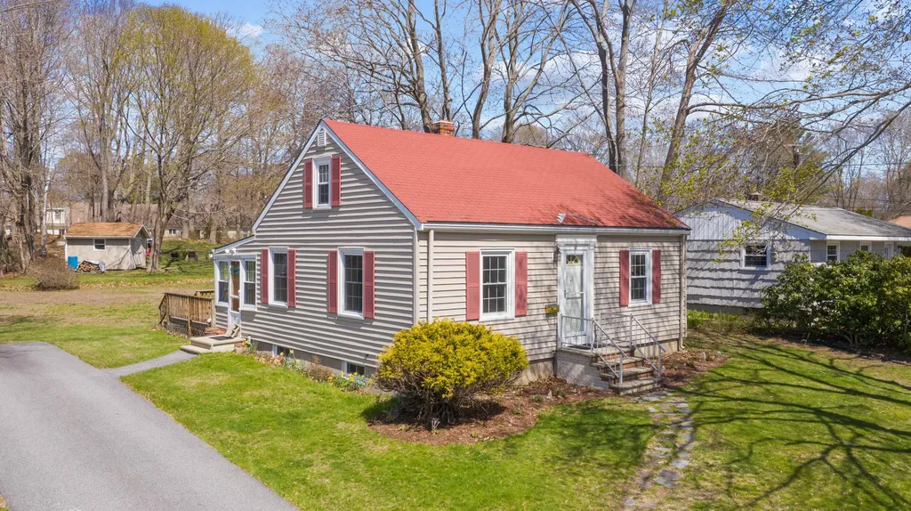 7 State Avenue Cape Elizabeth ME 04107