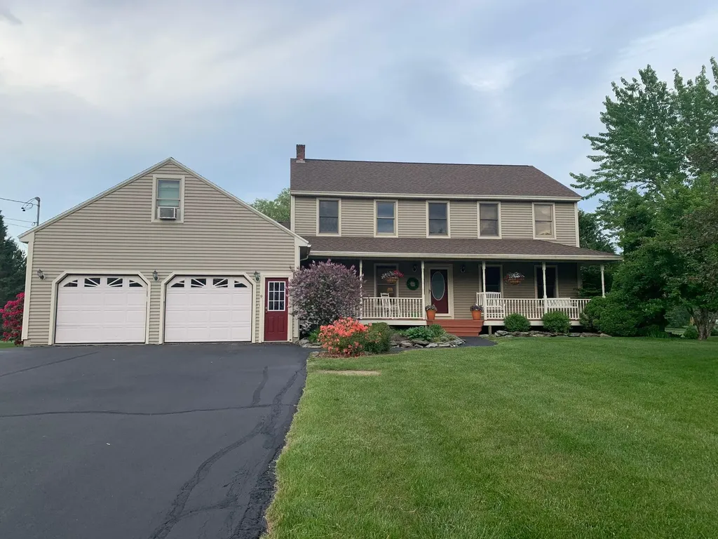 9 Constitution Avenue Hampden ME 04444