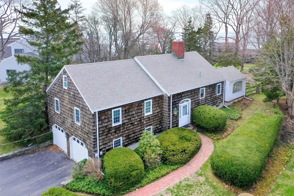7 Smugglers Cove Road Cape Elizabeth ME 04107