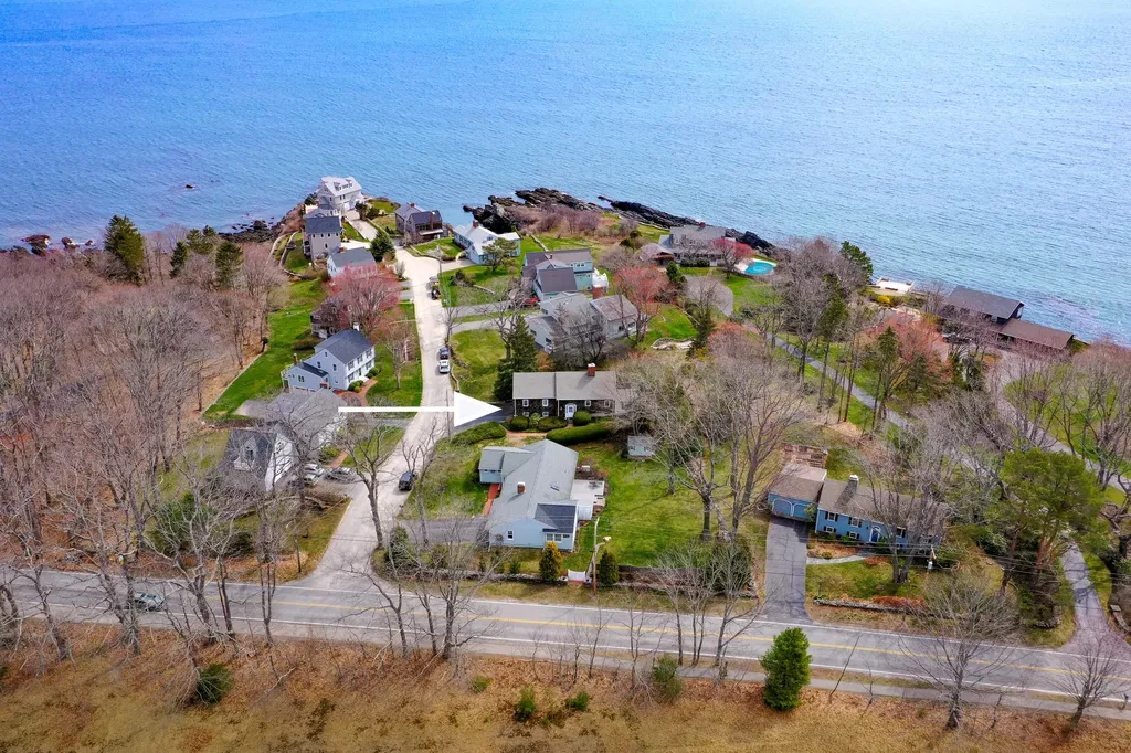 7 Smugglers Cove Road Cape Elizabeth ME 04107