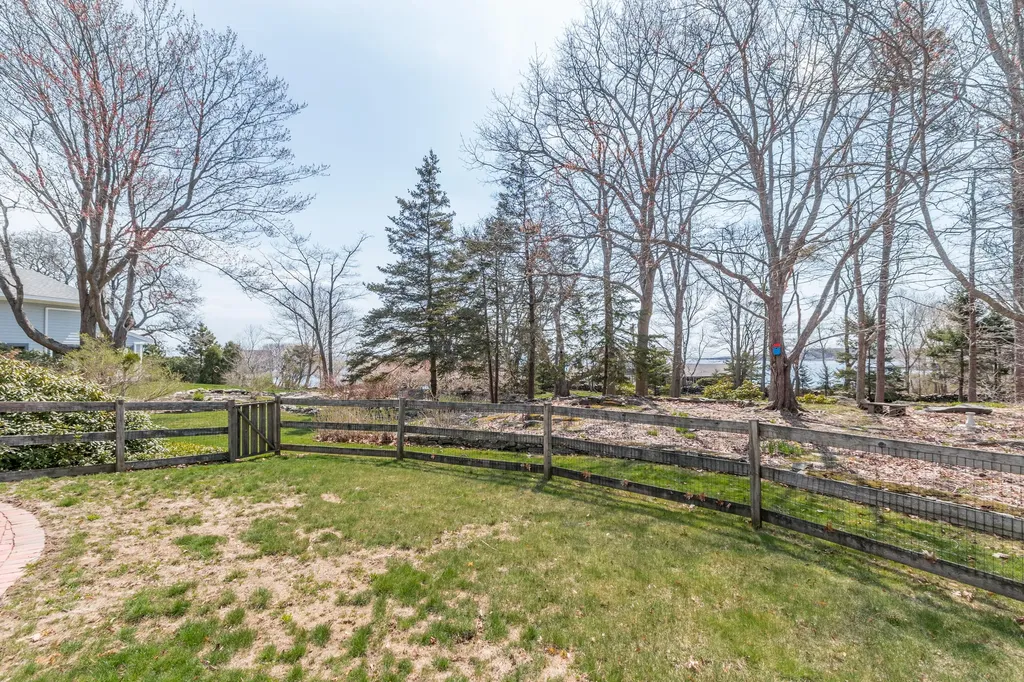 7 Smugglers Cove Road Cape Elizabeth ME 04107
