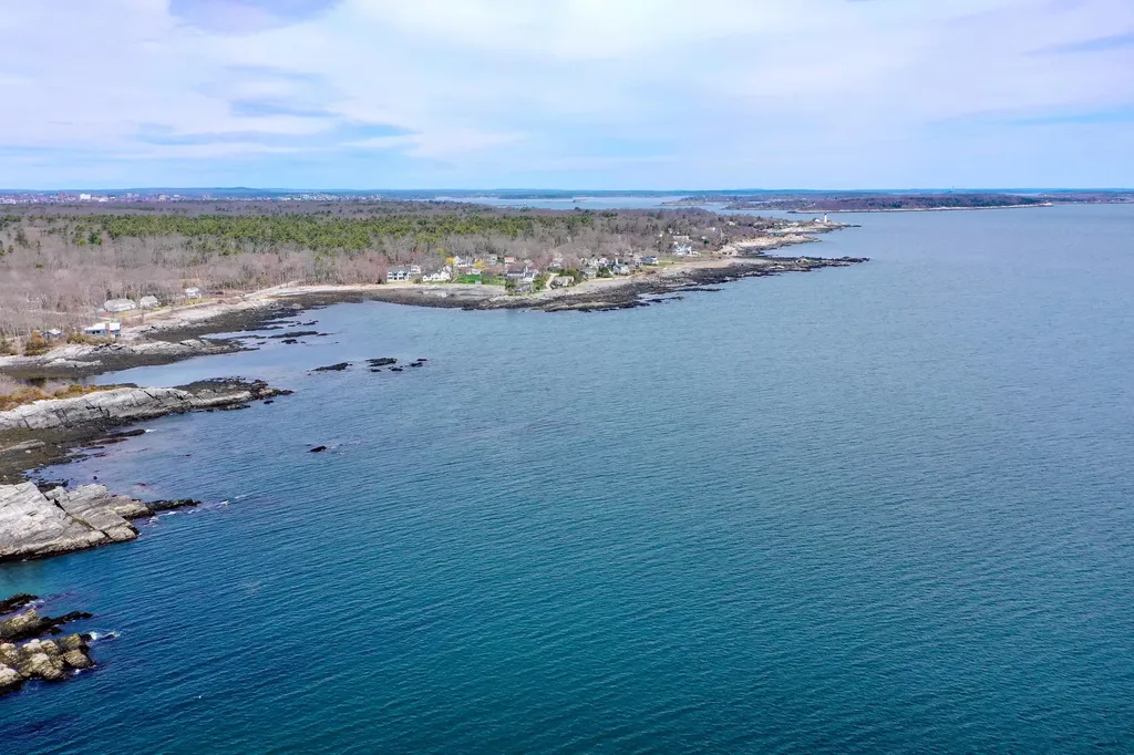 7 Smugglers Cove Road Cape Elizabeth ME 04107