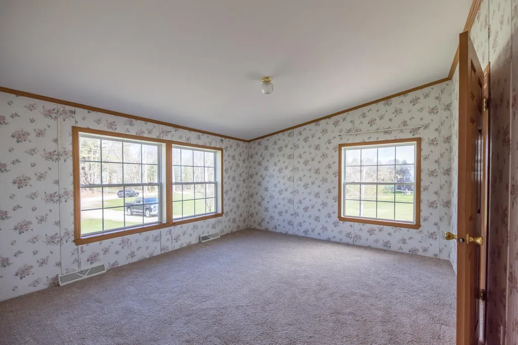 386 S Witham Road Auburn ME 04210