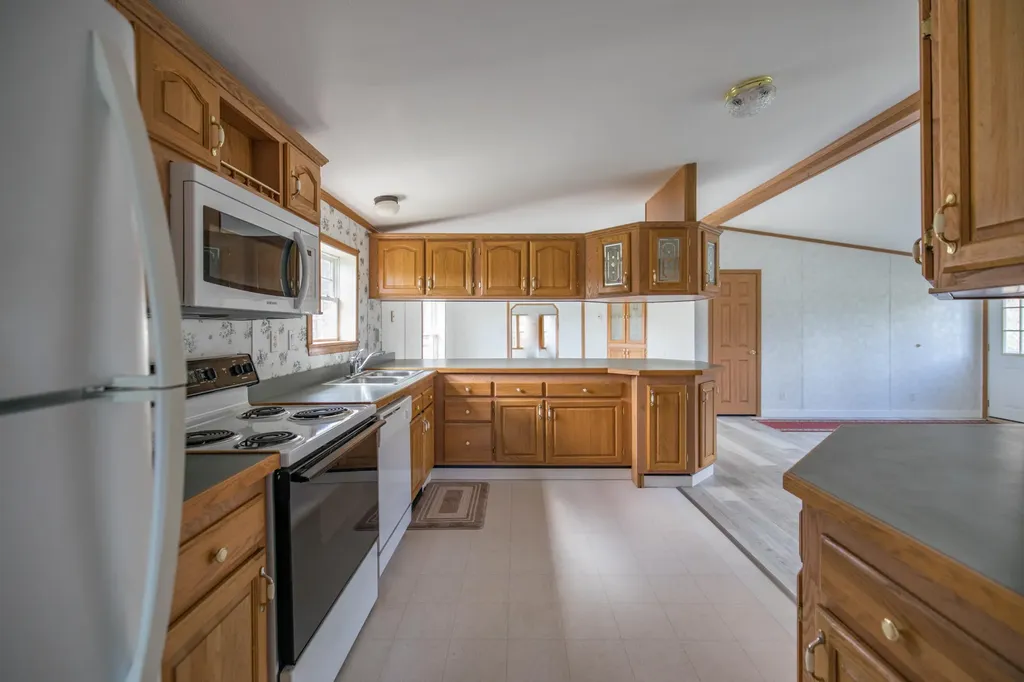 386 S Witham Road Auburn ME 04210