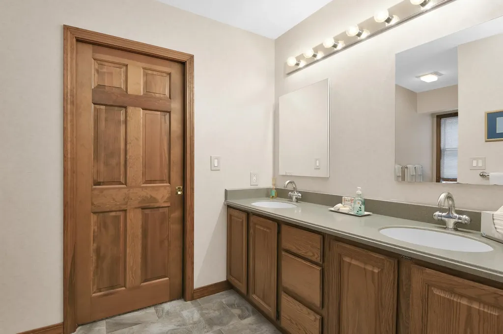 180 West Auburn Road Auburn ME 04210