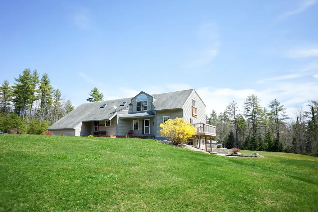39 Fieldview Drive Buxton ME 04093