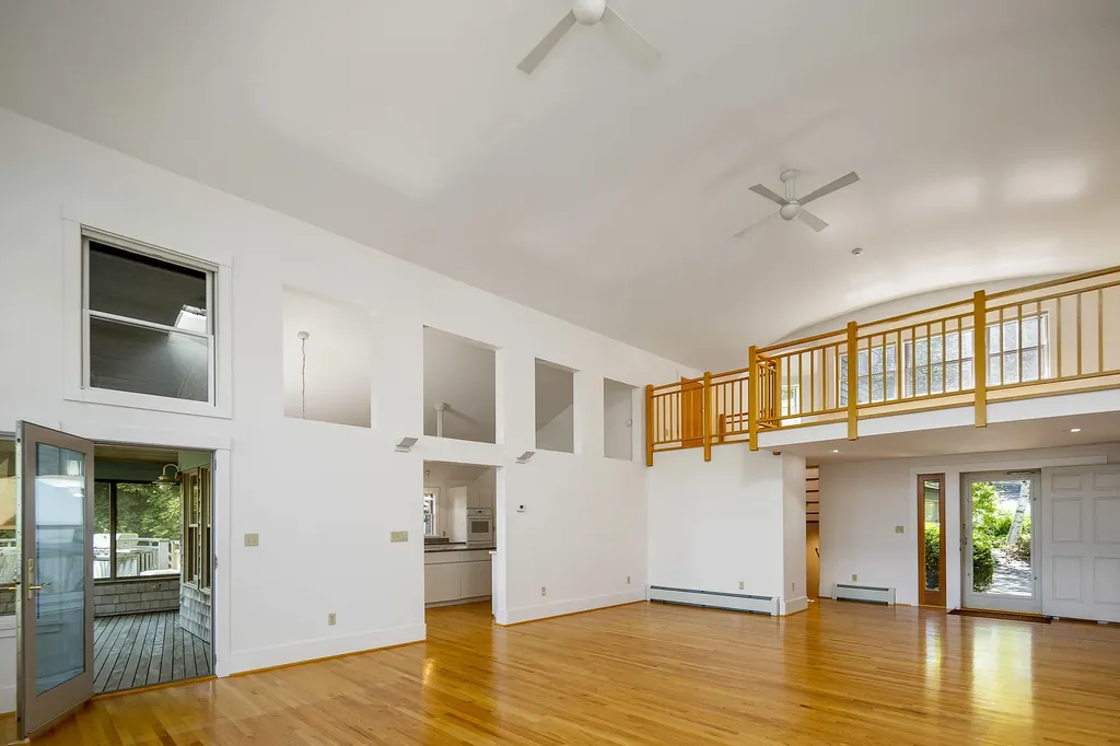 18 Eastward Rockport ME 04856