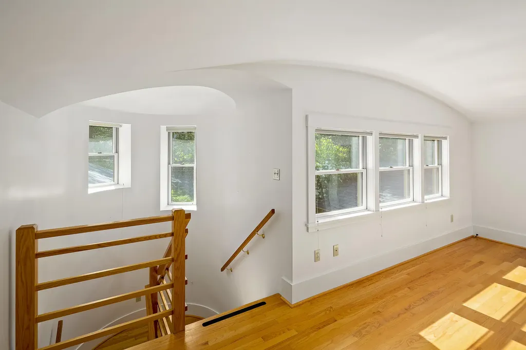 18 Eastward Rockport ME 04856