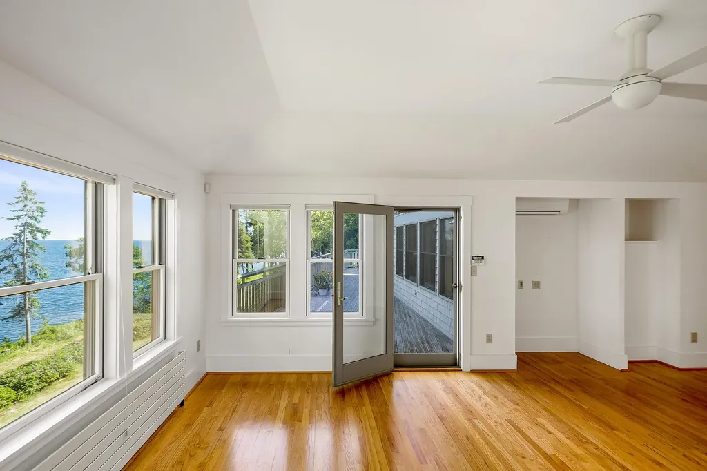 18 Eastward Rockport ME 04856