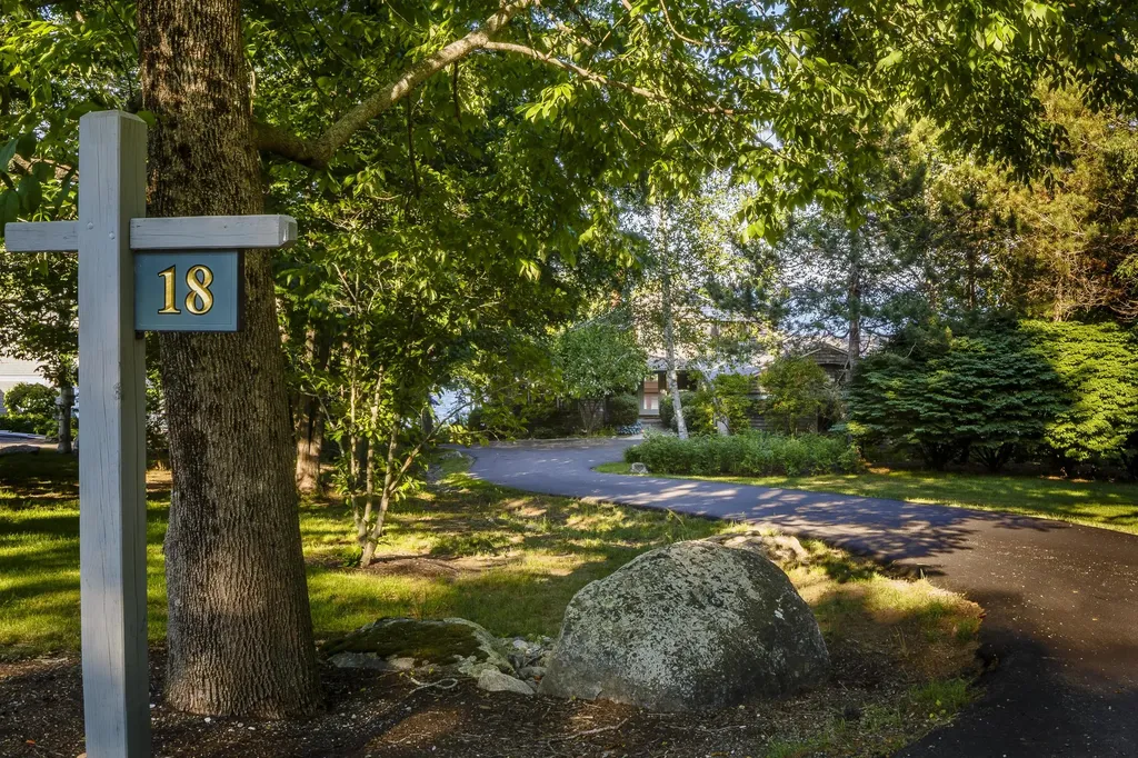 18 Eastward Rockport ME 04856