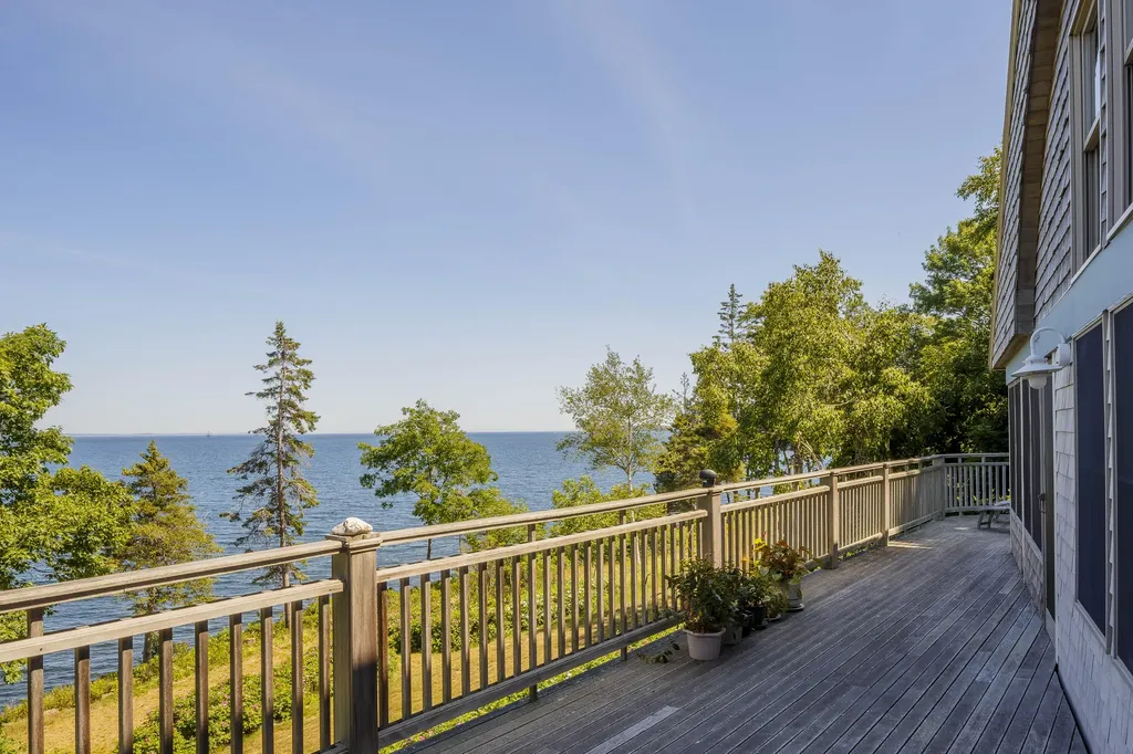 18 Eastward Rockport ME 04856