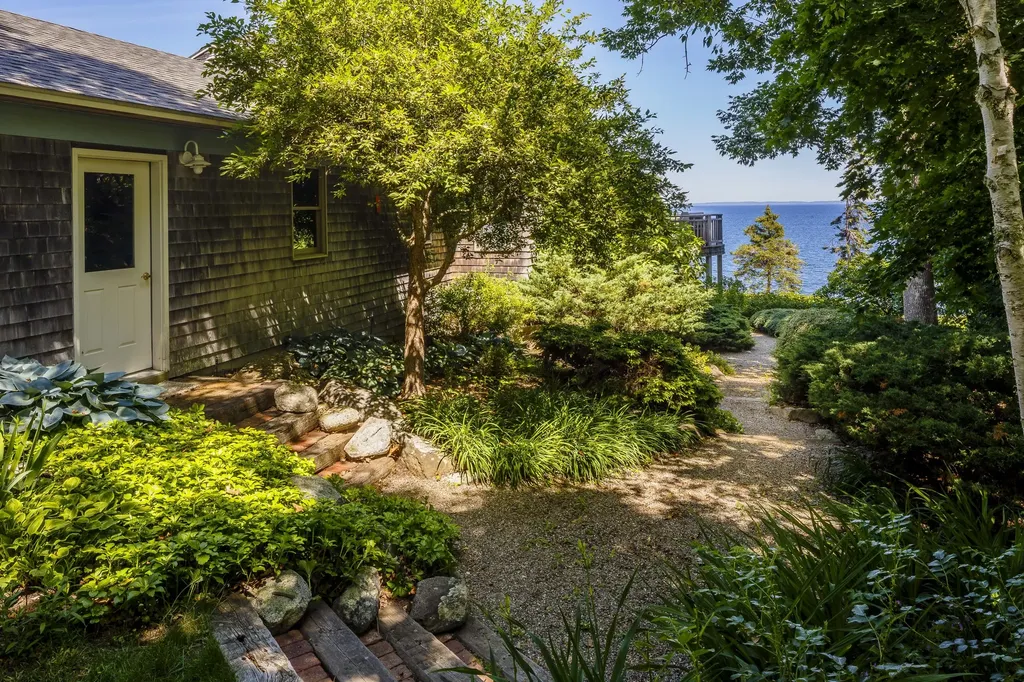18 Eastward Rockport ME 04856