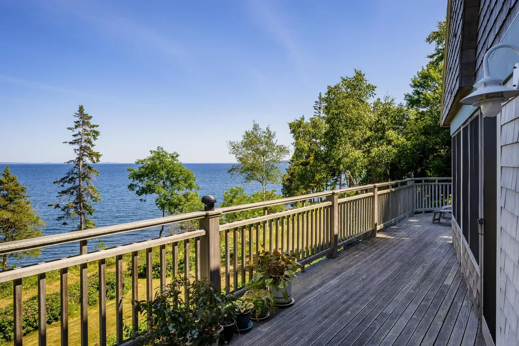 18 Eastward Rockport ME 04856