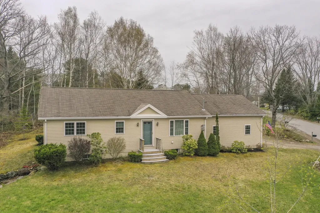 10 Sunset Street Thomaston ME 04861