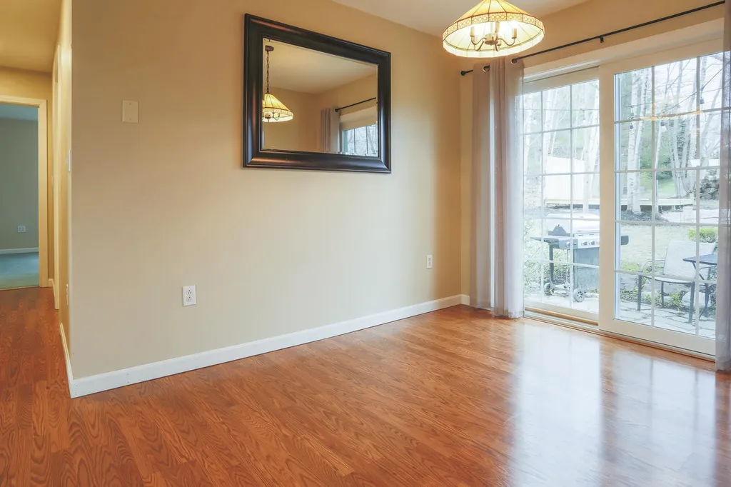 10 Sunset Street Thomaston ME 04861