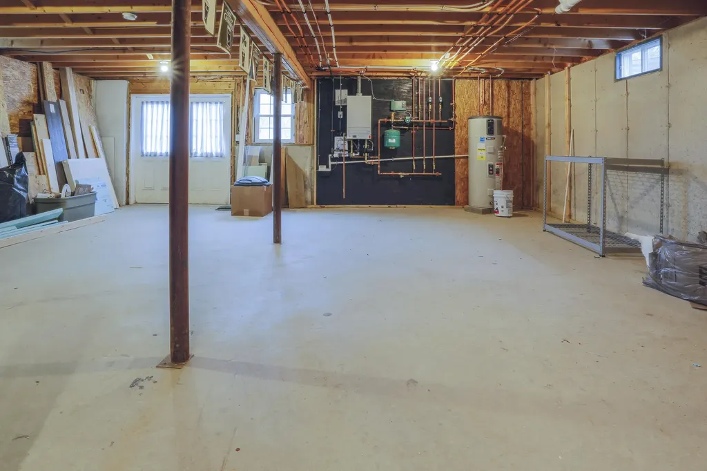 10 Sunset Street Thomaston ME 04861